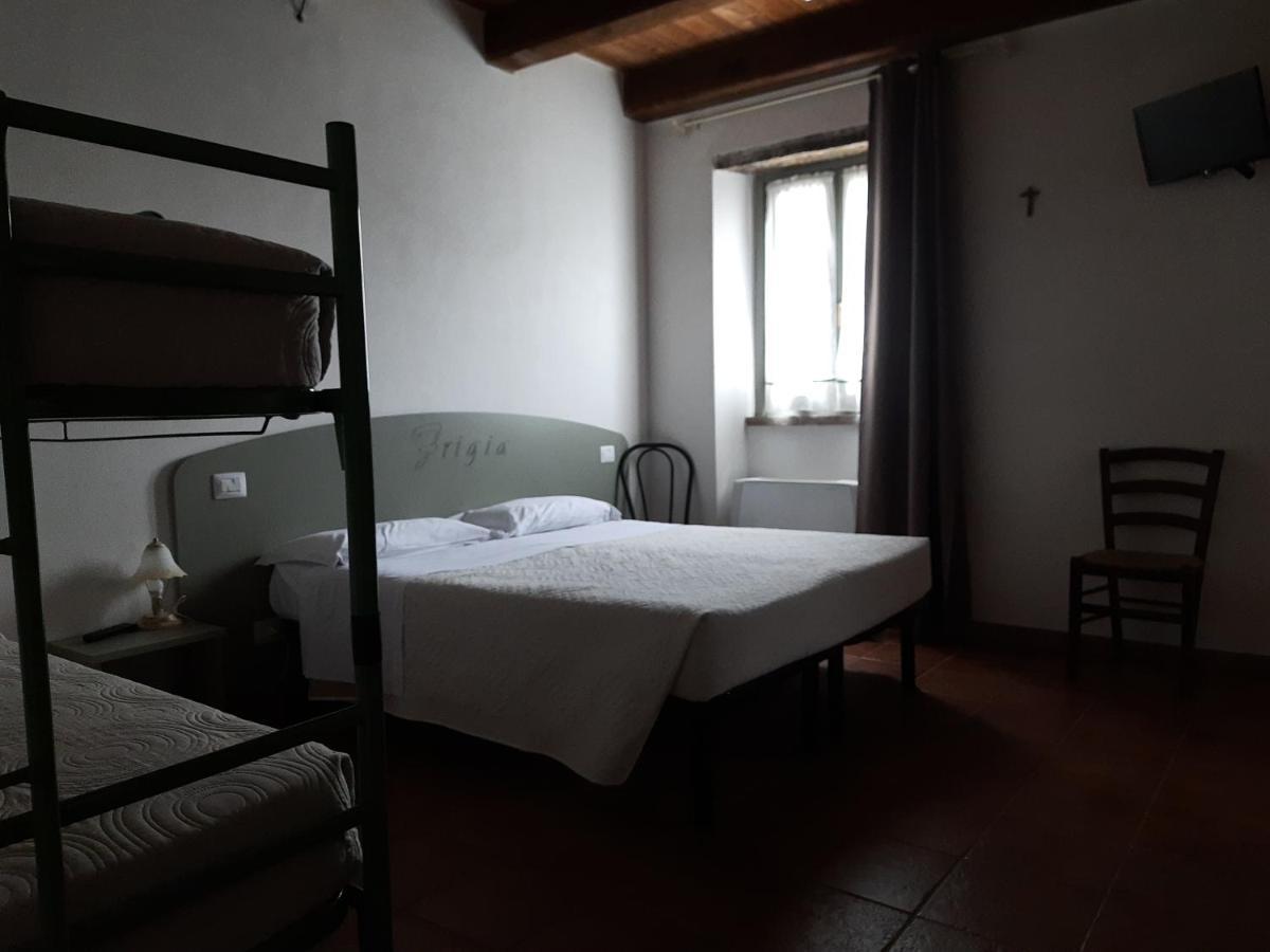 Agriturismo Antica Corte Montatteglia Стая снимка